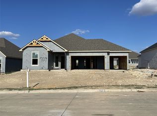 709 Bass Lake Ln, Cleburne, TX 76033