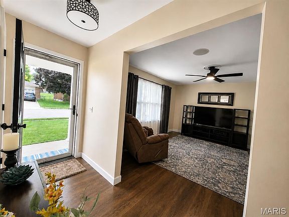 5th image of 1641 Tamarack Dr