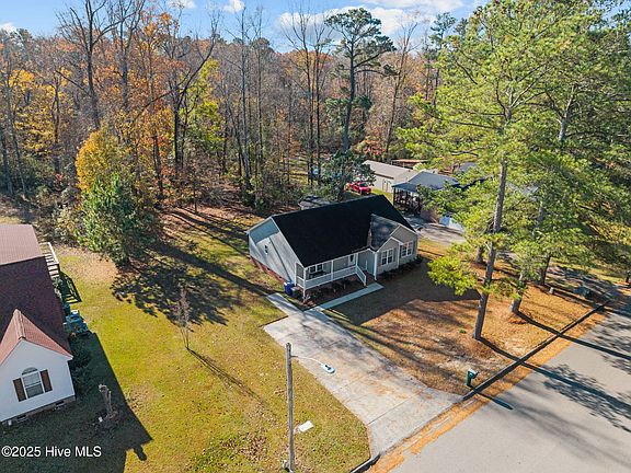 4th image of 3015 Ellsworth Drive