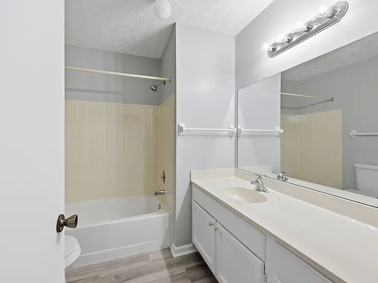 full bathroom upstairs