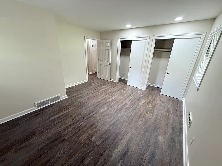 8504 Charing Cross Rd — Photo 13