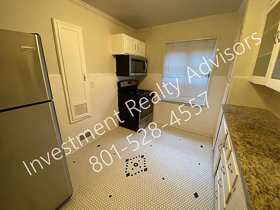 2nd image of 225 N Spencer Ct