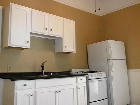 5th image of 324 S 6th Ave APT C