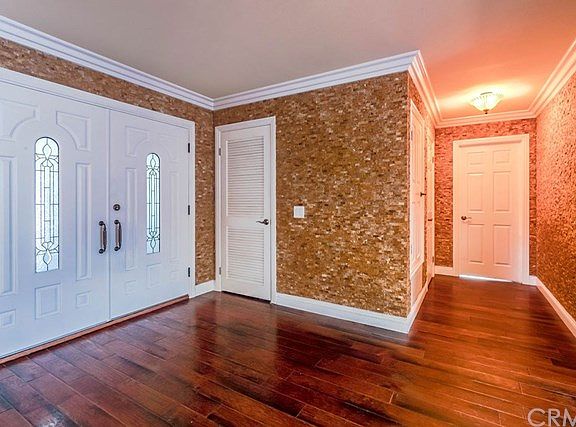 5th image of 2081 N Vallejo Way