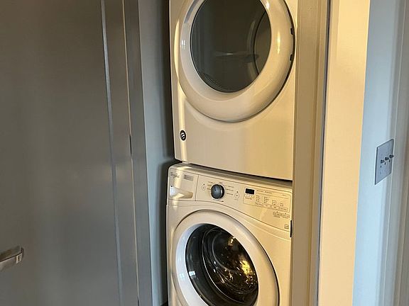 4th image of 128-30 W 2nd St #803