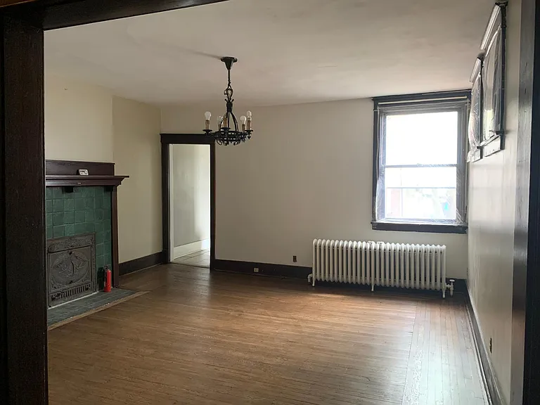 5840 Hobart St — Photo 5