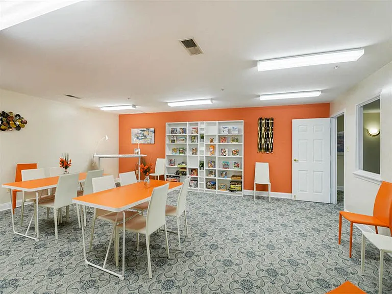 Kentlands Manor — Photo 12
