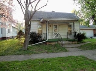 710 S Clay St, Taylorville, IL