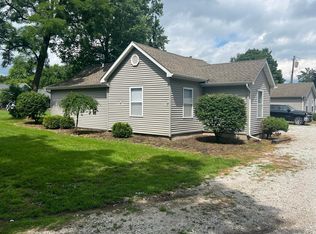 809 Begonia St SE #A, Demotte, IN 46310