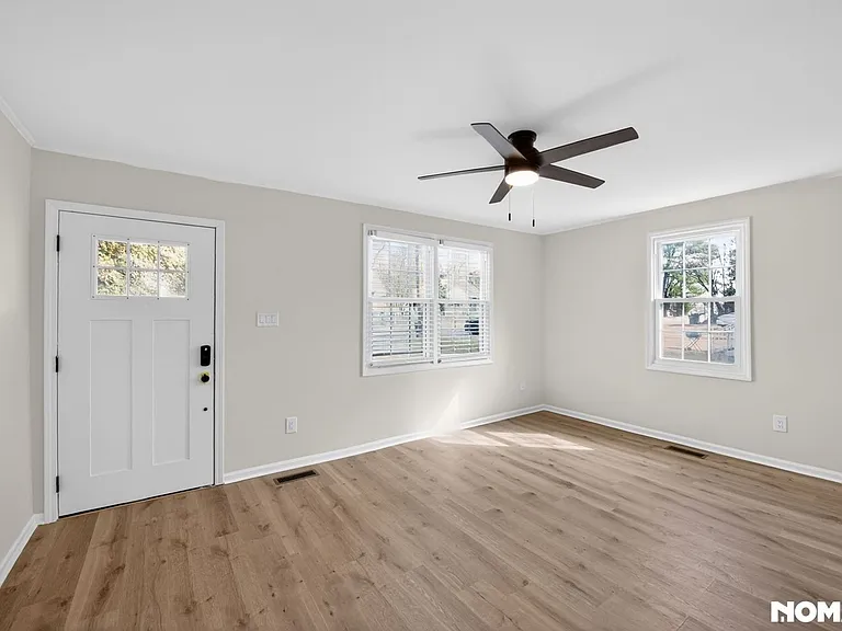 217 Pecan Rd — Photo 1