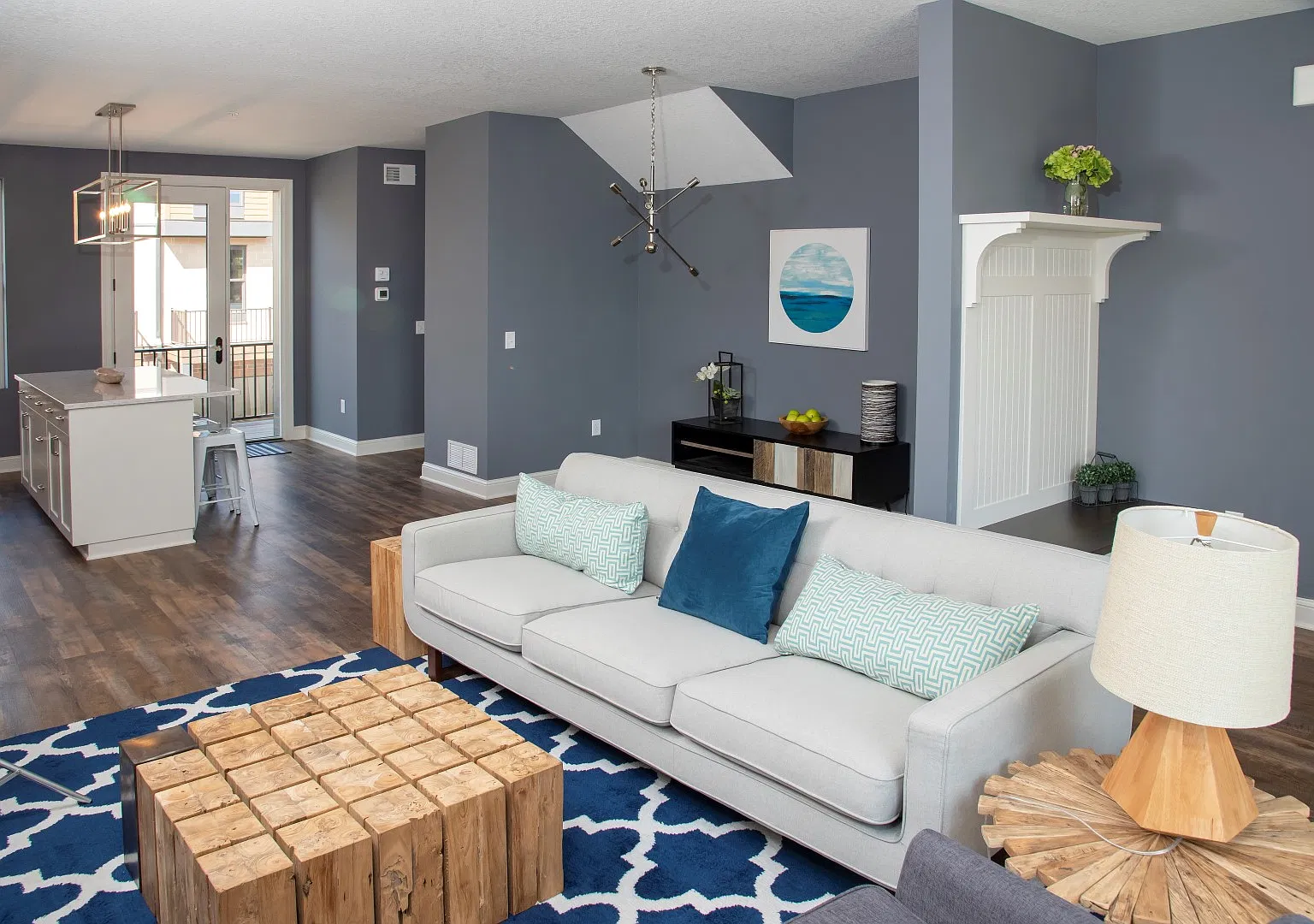 3 bed, 2.5 bath, 1687 sqft, $3,145 — Photo 3