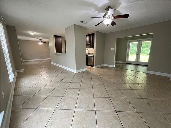 5th image of 181 Lakewood Dr