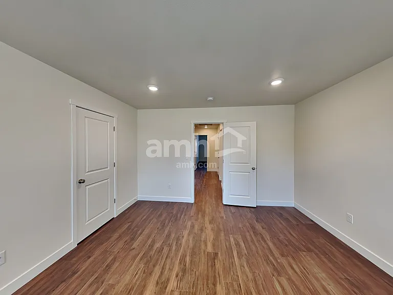 1068 Broyles Xing — Photo 10