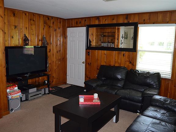 2nd image of 848 Pine Grove Ave