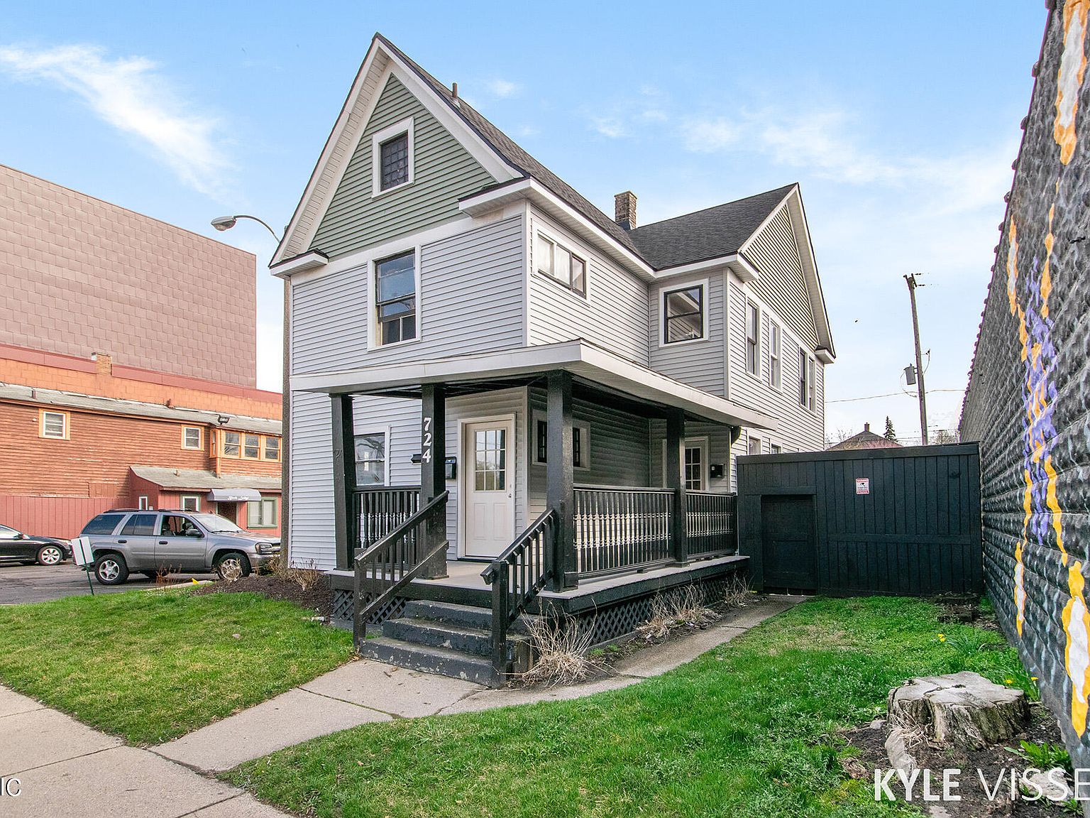 724 Michigan St Ne Grand Rapids Mi 49503 Zillow