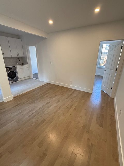 1st image of 230 E 29th St APT 15