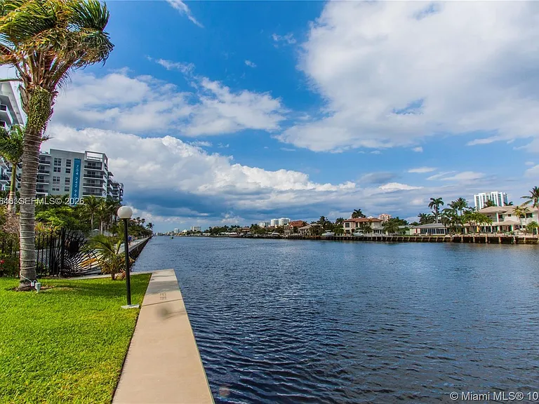 6471 Bay Club Dr #2 — Photo 30
