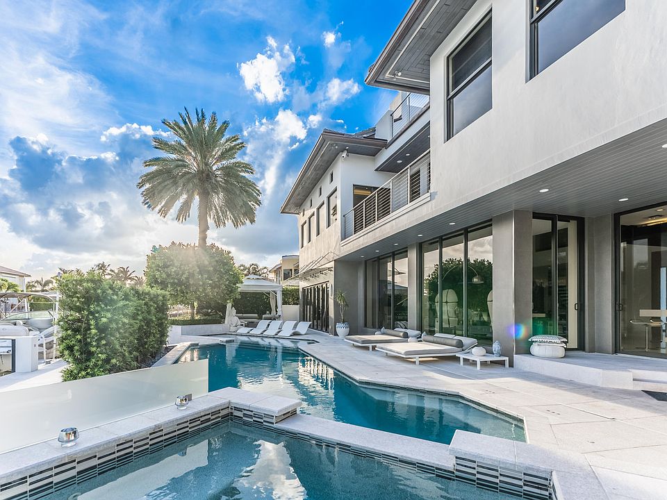 1st image of 954 Banyan Dr