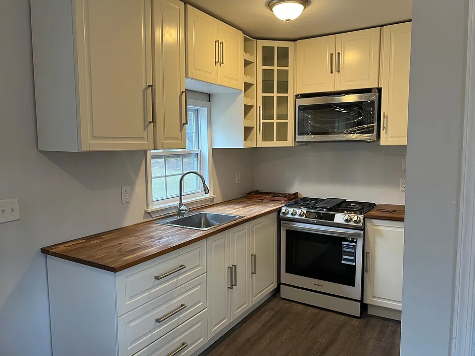 151 W Mill Rd