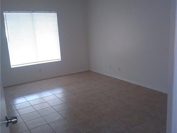 4th image of 4604 Candlas Way