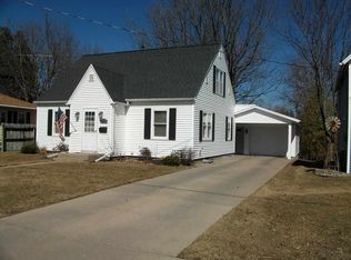 1041 W Elm St, Lancaster, WI 53813