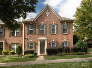 637 Beaty St, Davidson, NC 28036