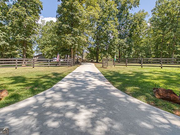 4th image of 792 Fincher Rd