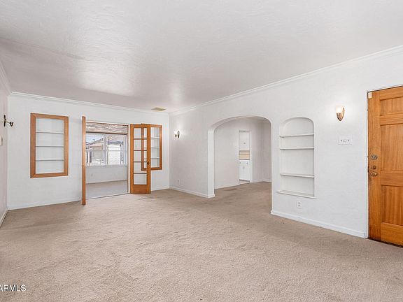 5th image of 522 W ENCANTO Boulevard