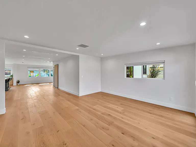 23635 Marylee St — Photo 8