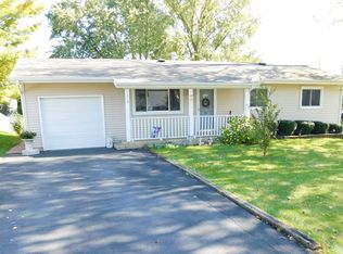1212 S Bonnie Brae Dr, McHenry, IL 60050