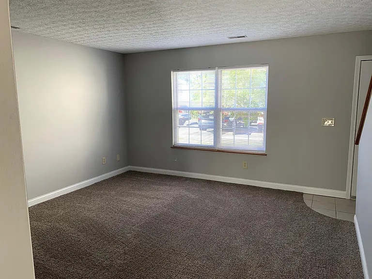 1611 N Star Ave — Photo 7