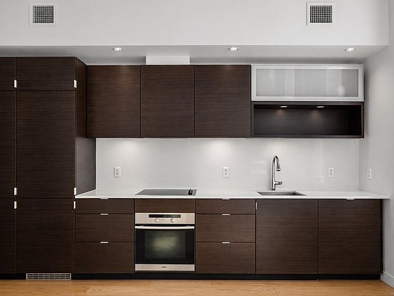 4th image of 770 Fisgard St #304