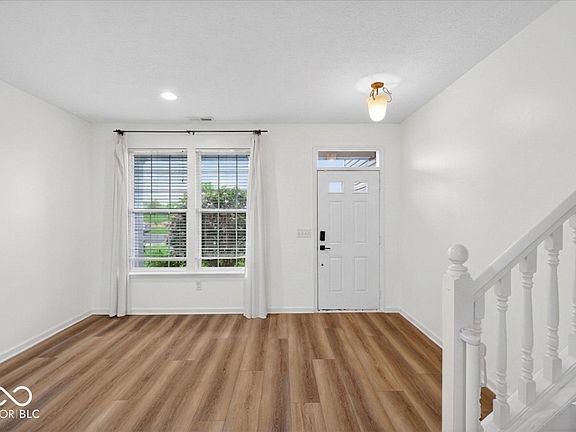 4th image of 10673 Brighton Knoll Pkwy S
