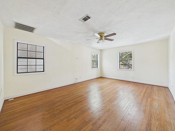 4th image of 5110 Academy St APT 4
