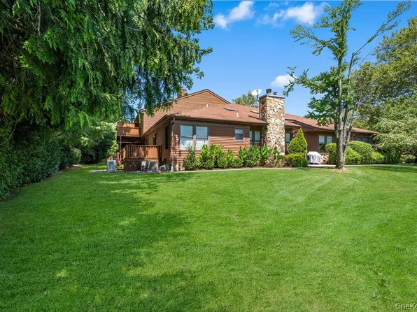 20 Hunt Court S, Jericho, NY 11753
