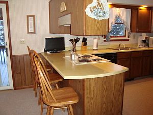 4th image of 1042 Woodbine Cir W