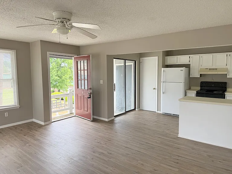 3929 Highridge Dr SW — Photo 6