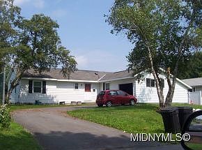2nd image of 1905 Holly St