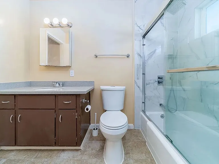 877 Miller Ave — Photo 11