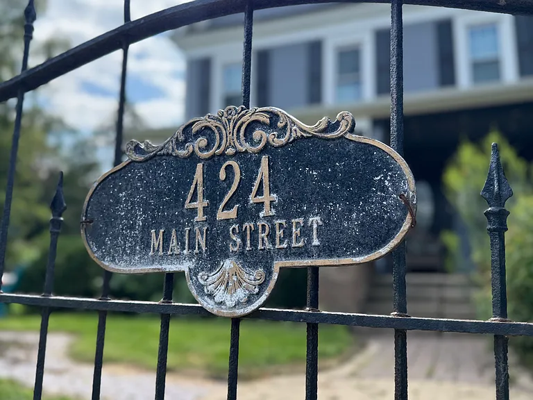 424 Main St #D — Photo 2