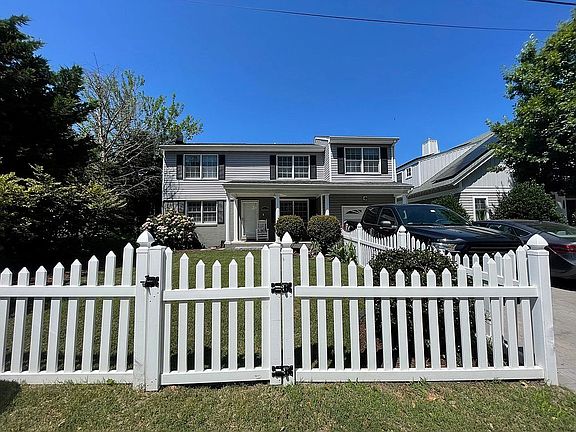 5th image of 5611 Meer St