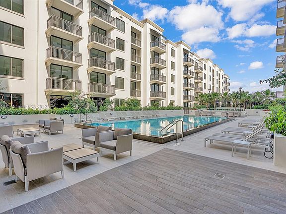 3rd image of 301 Altara Ave APT 536