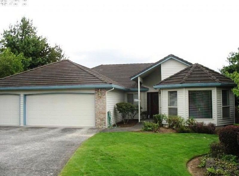 1st image of 1009 NW 79th Cir