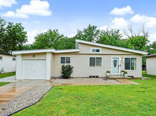 521 S Westview Dr, Derby, KS 67037