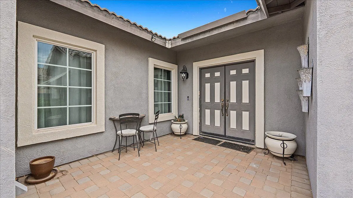 3 bed, 2.0 bath, 1432 sqft, $2,550 — Photo 1