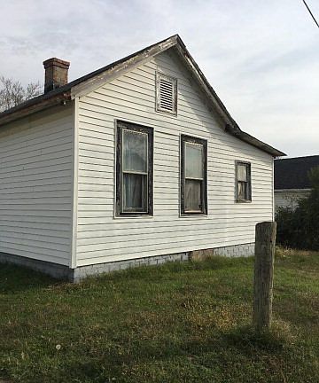 4th image of 233 Calverts Ln