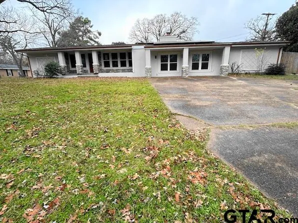 400 W Cayuga Dr, Athens, TX 75751