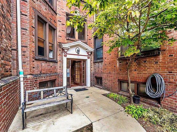 4th image of 2021 S Grand Blvd APT 201