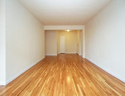 3rd image of 3324 Parsons Blvd APT 4N