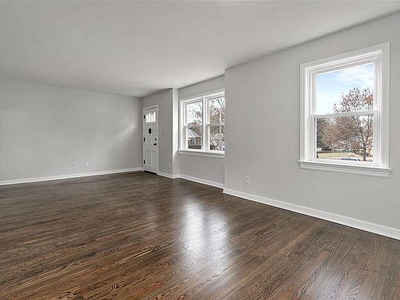 3rd image of 9 Saint Martha Ct